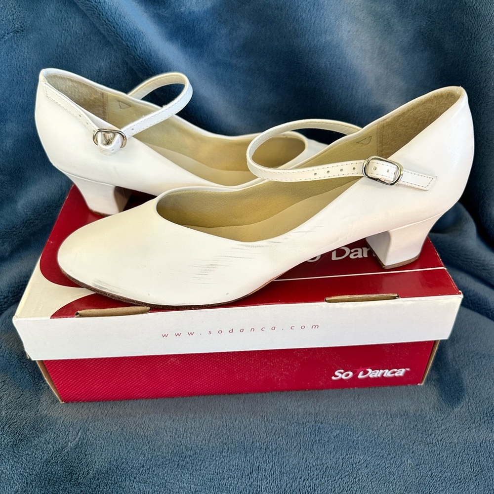 So Danca White Character Shoes, size 10